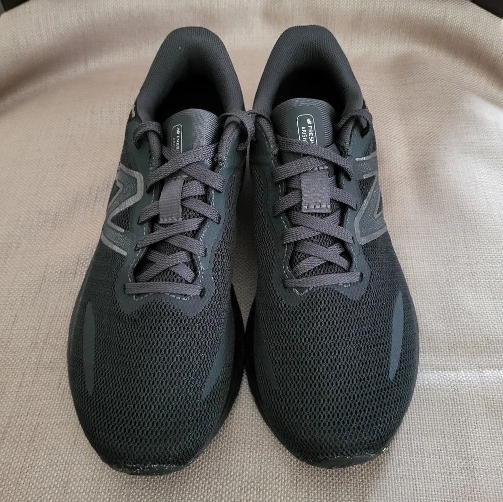 Womem's New Balance Fresh Foam Arishi v4 GORE-TEX Shoes - Picture 2 of 15
